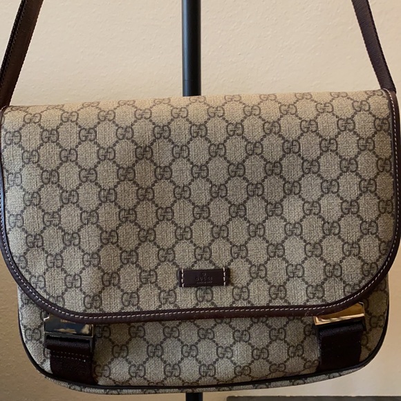 I have an Authentic Gucci supreme canvas messenger bag unisex - Picture 15 of 16
